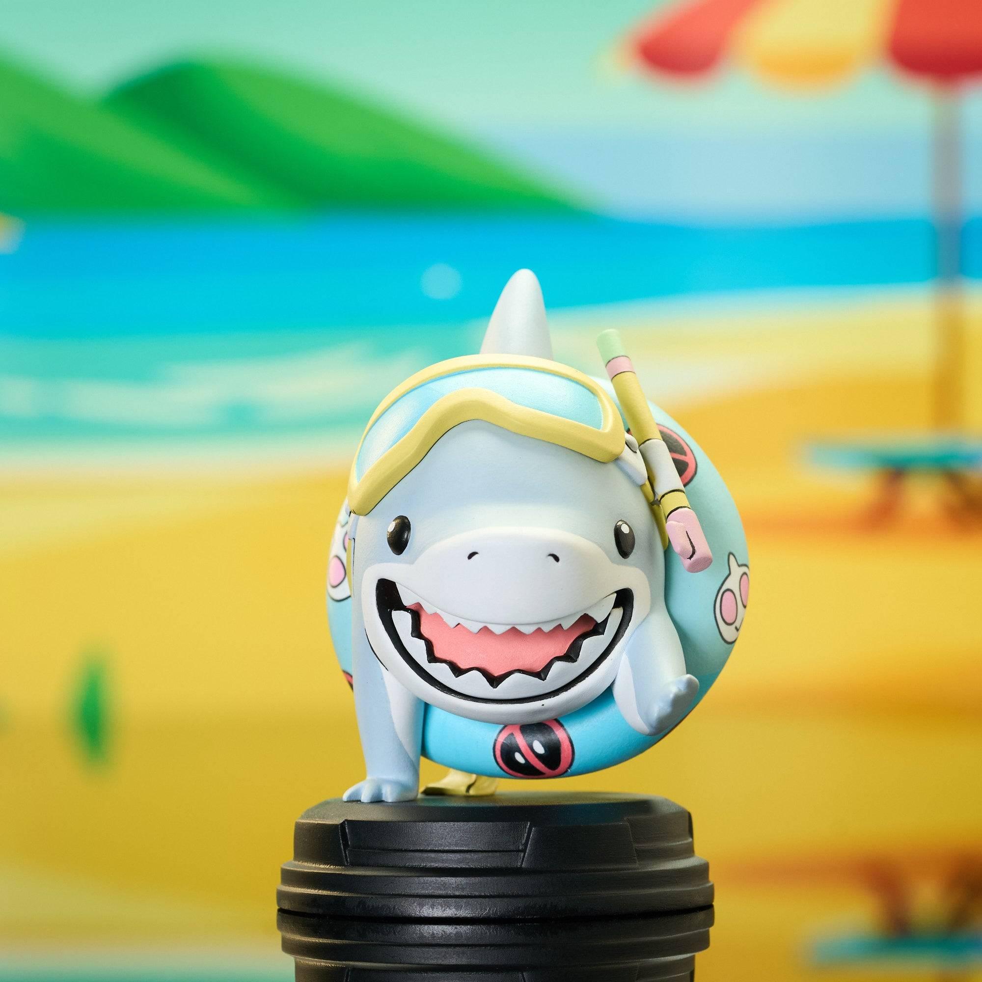 Jeff el Tiburón Terrestre Estatua Vista Lateral